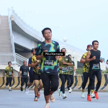 Runner Photo 6242332
