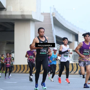 Runner Photo 6242351