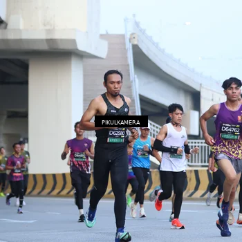 Runner Photo 6242360