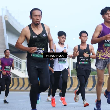 Runner Photo 6242382