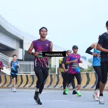 Runner Photo 6242398