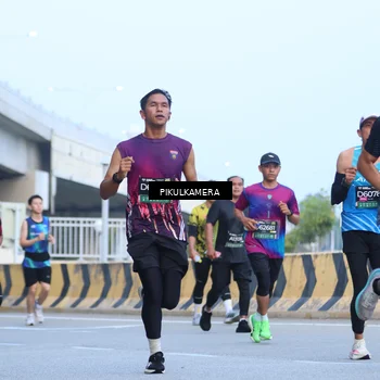 Runner Photo 6242409