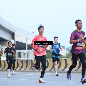 Runner Photo 6242412