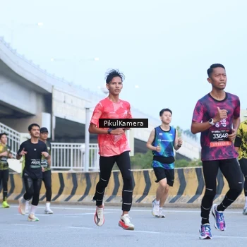 Runner Photo 6242427