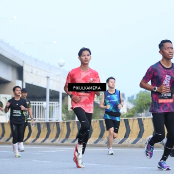 Runner Photo 6242436