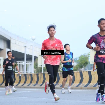 Runner Photo 6242441
