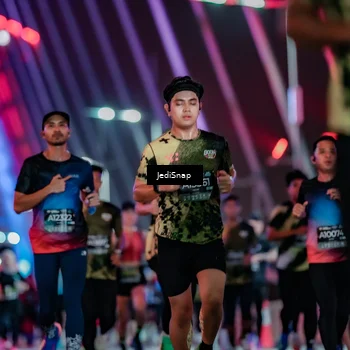 Runner Photo 6242442