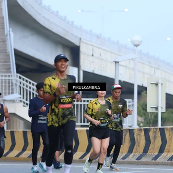 Runner Photo 6242463