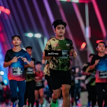 Runner Photo 6242472