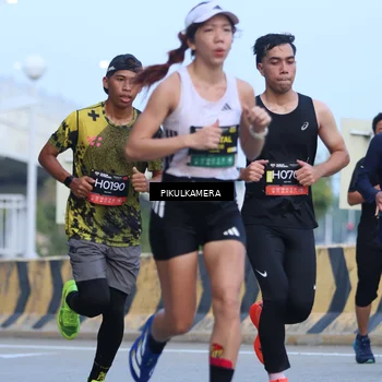 Runner Photo 6242493