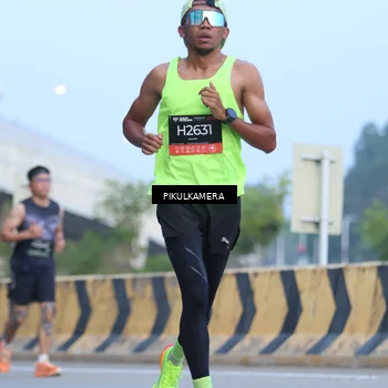 Runner Photo 6242520