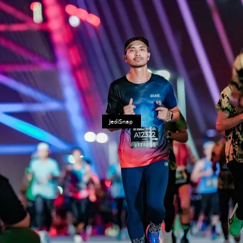 Runner Photo 6242536