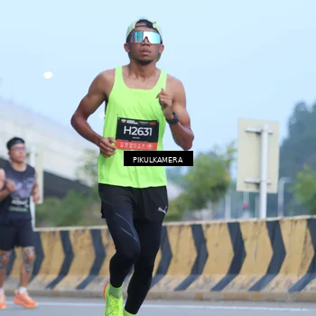 Runner Photo 6242540
