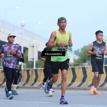 Runner Photo 6242549