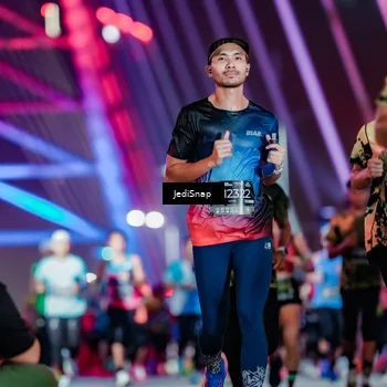 Runner Photo 6242550