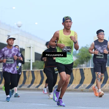 Runner Photo 6242558