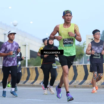Runner Photo 6242565