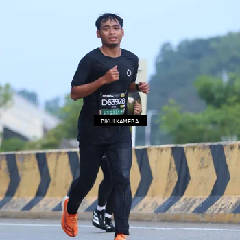 Runner Photo 6242585
