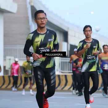 Runner Photo 6242598