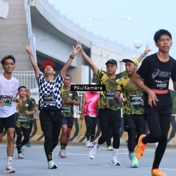 Runner Photo 6242612