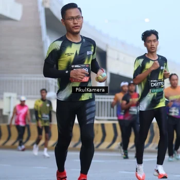 Runner Photo 6242614