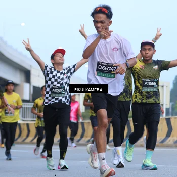 Runner Photo 6242655