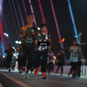 Runner Photo 6242659