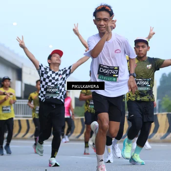 Runner Photo 6242676