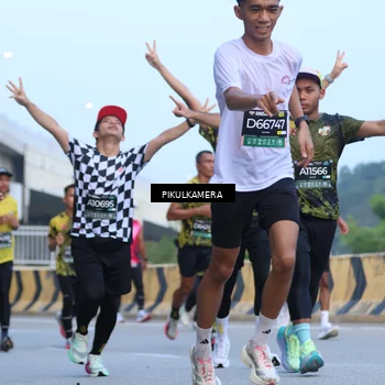 Runner Photo 6242677