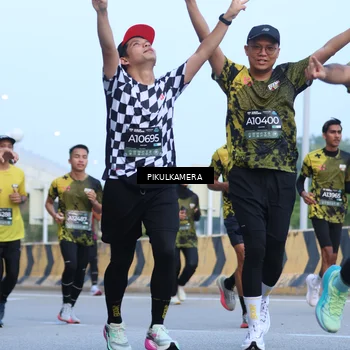 Runner Photo 6242695