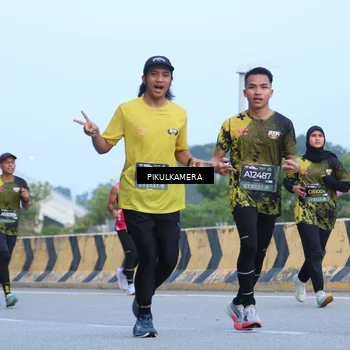 Runner Photo 6242707