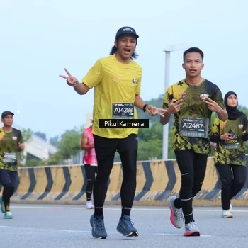 Runner Photo 6242710