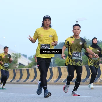 Runner Photo 6242713