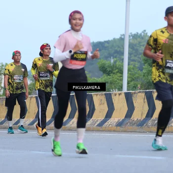 Runner Photo 6242733