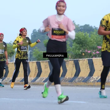Runner Photo 6242752