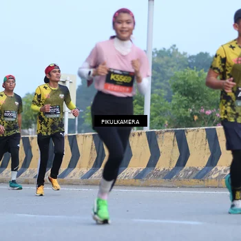 Runner Photo 6242766