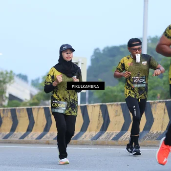 Runner Photo 6242769