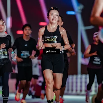 Runner Photo 6242825