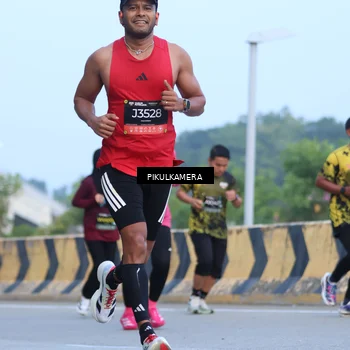 Runner Photo 6242853