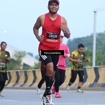 Runner Photo 6242858