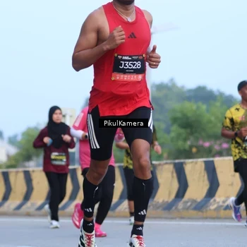 Runner Photo 6242873