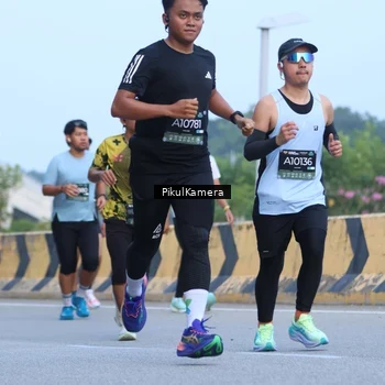 Runner Photo 6242886