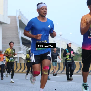 Runner Photo 6242905