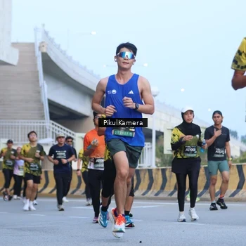 Runner Photo 6242942