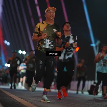 Runner Photo 6243000