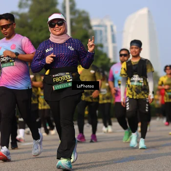 Runner Photo 6243015