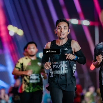 Runner Photo 6243022