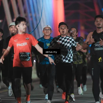 Runner Photo 6243040