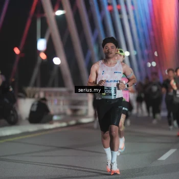 Runner Photo 6243078