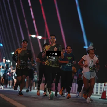 Runner Photo 6243095